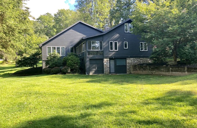 Exceptional 4bed/3bath Rancher Lake Wallenpaupack