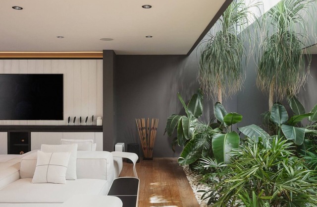 Exceptional 6 BDRM Modern Villa w 2 Pools