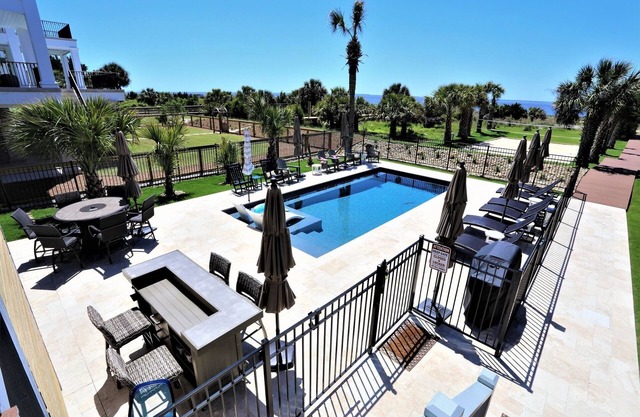 Exceptional 6 br/4ba Oceanfront Estate:Elevator,Heated Pool