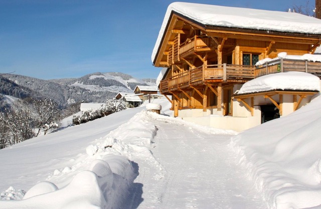 Exceptional Chalet With Jacuzzi and Electric Mountain Bikes