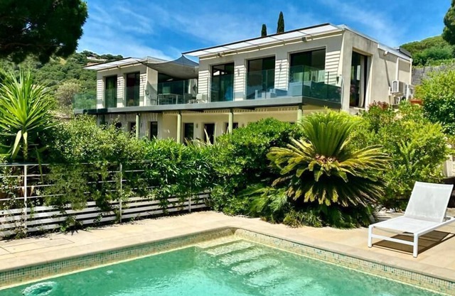 Exceptional villa with direct access to Escalet beach near St-Tropez