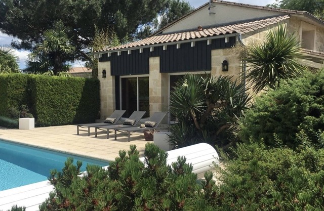Exceptionnel Proche Bordeaux Maison de Charme Jacuzzi Sauna Piscine Privatifs