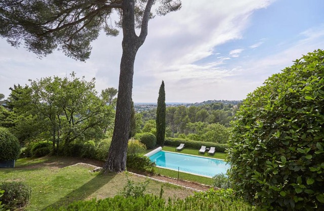 Exclusif Appart piscine chauffée de luxe 10 min centre AixenPc Belvoir SISSI