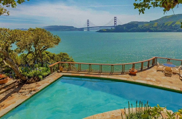 Exclusive Belvedere Escape w/ pool & stunning ocean views