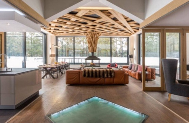 Exclusive modern chalet with swimming pool, sauna and mountain views