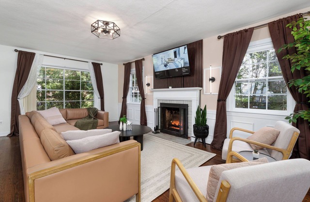 Exclusive Lux Home Near Town Game Rm Gym 4BR