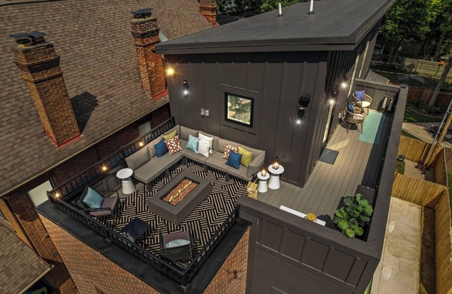 Exclusive, Luxury Retreat in Columbus, Hot Tub, Rooftop Deck, Sleeps 12
