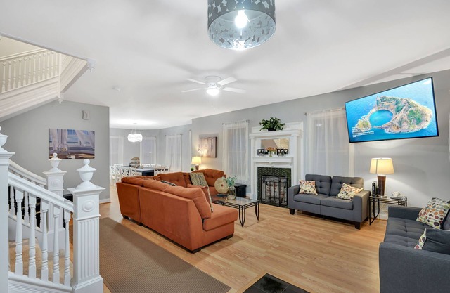 Exclusive Oceanfront House –Pickleball Rackets, Bikes Included