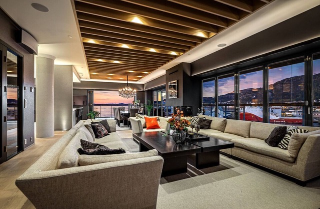 Exclusive Penthouse with Bryggen Views