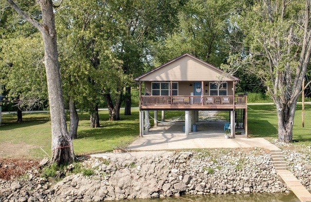 "Exclusive" River Cabin on Stilts
