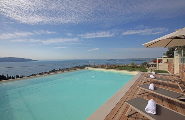 Exclusive Villa Agave lake view, private pool