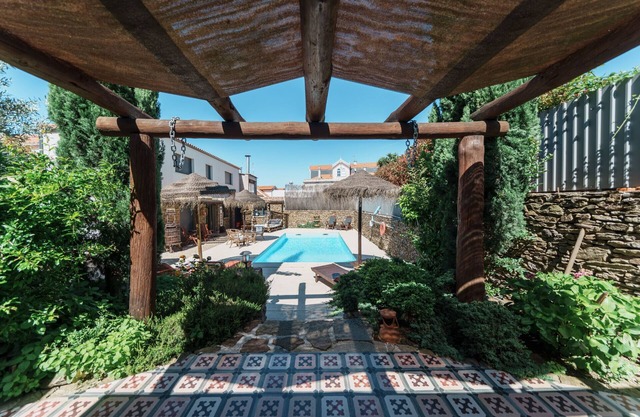 Exclusive villa with pool and outdoor perola