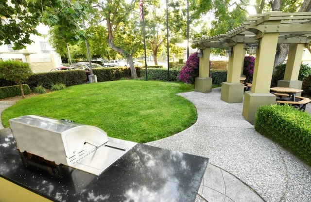 Executive 1BR Suite | Sunnyvale Center | Quiet Locale