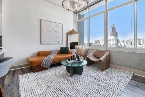 Executive Downtown Atlanta Condo Steps From Dragon Con and Convention Center Plus Free Parking