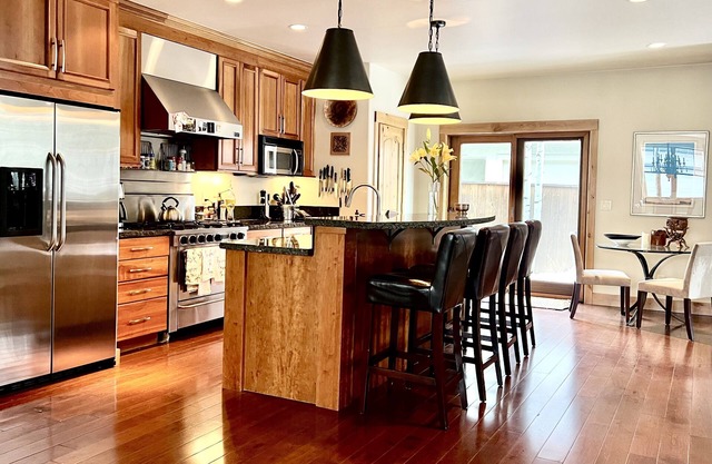 Executive four bedroom Home in charming Basalt neighborhood, minutes from Aspen