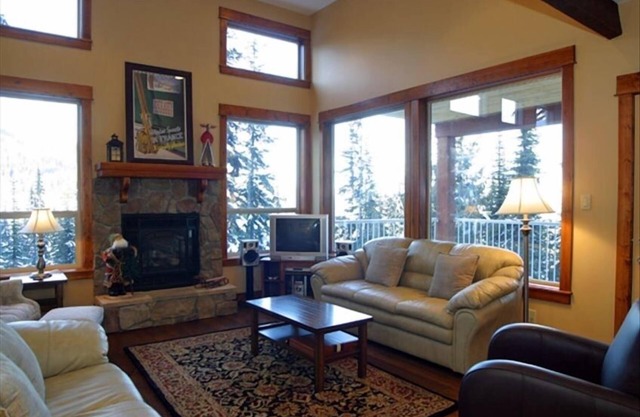 Executive Vacation Home at Silver Star Mountain - Sleeps 8-10