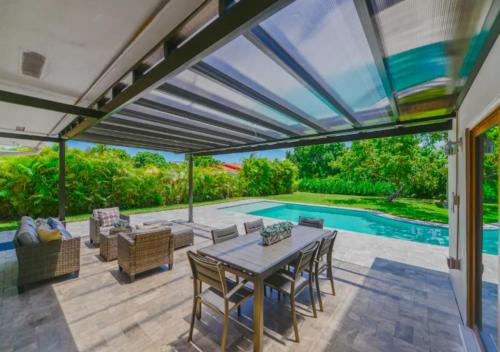 Exotic 4 Bedroom House With Pool