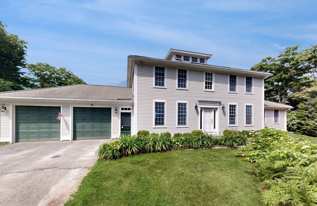 Expansive Modern Home w/Ocean View, Gorgeous Garden & Dog-friendly