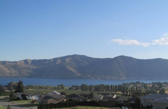 Expansive views, hot tub, & kid friendly! Perfect for multiple families!