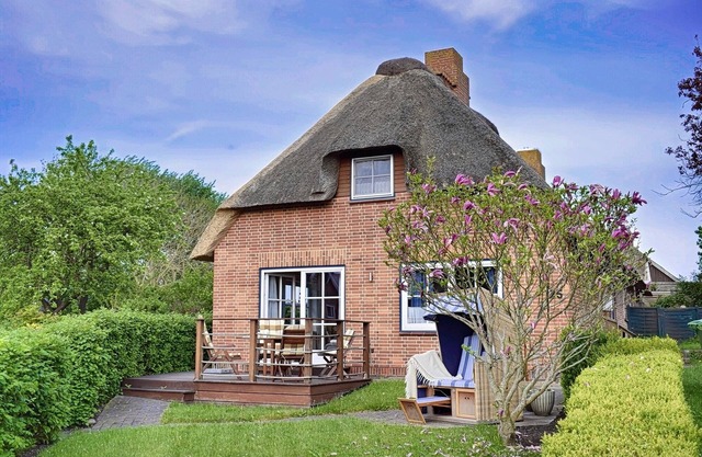 Experience Coastal Charm at Ferienhaus Niels Hus in Dagebüll!