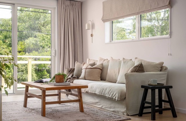 Experience Luxury and Serenity: Your Perfect Riverside Retreat!