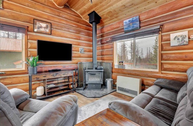 Experience Montana! 3bdr log cabin