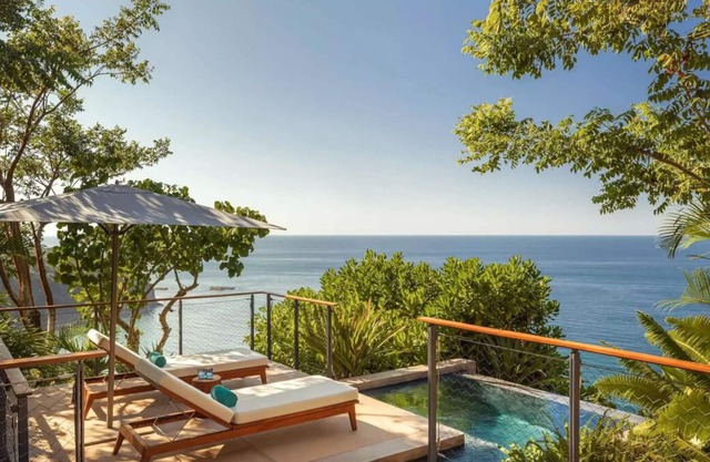 Experience Soothing Moments & Luxury! Balcony, Beachfront, Pets Allowed!