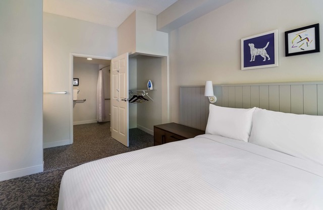 Experience the Best! With Free Breakfast, Outdoor Pool, Pets Allowed!