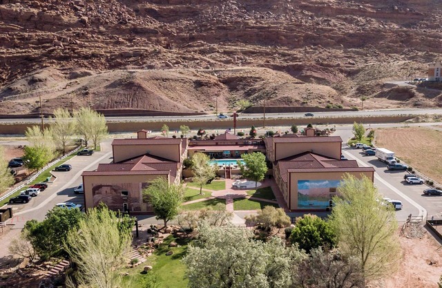 Experience the Heart of Utah's Mountains: Ideal for Families and Adventurers!