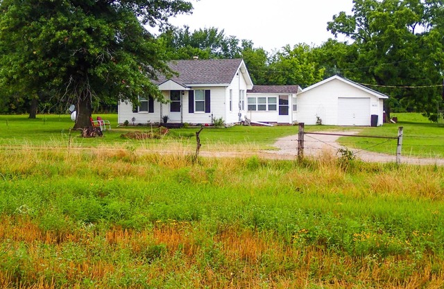 Experience The Quiet Of The Farm With Upscale Amenities.