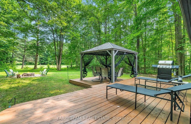 Experience True Comfort: Modern Riverfront Cottage in Orillia Country (Washago)