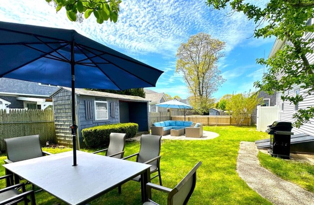 Explore Beaches, Golf Courses, Restaurants, Shopping and all the Cape Offers from our Falmouth Home