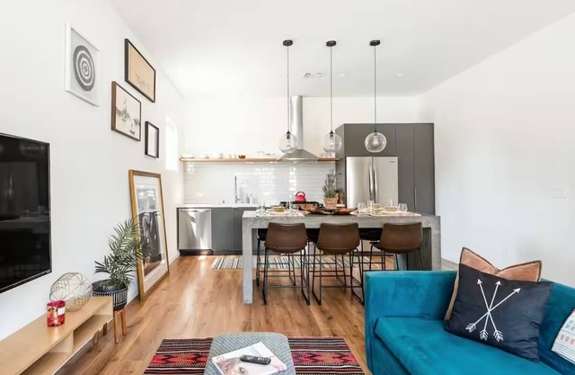 Explore Long Beach on Included Bikes - Modern 2 Bd Home