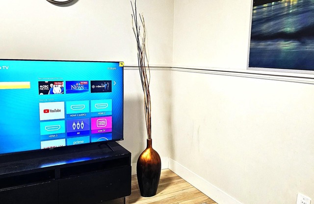 Exquisite 1 bedroom apartment with living room & feel like home away from home