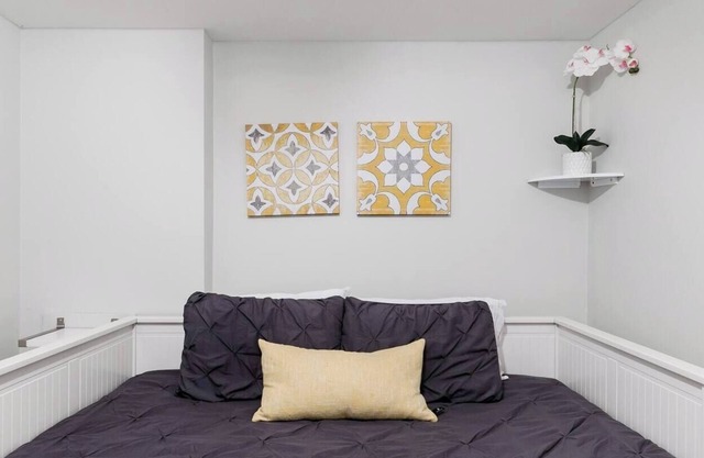 Exquisite 8-Bedroom Retreat in Historic Boston