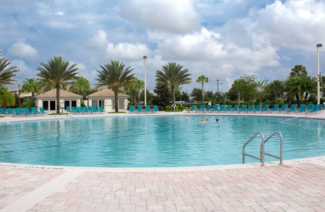 Exquisite 🤩 9 BEDS POOL HOME ! 15min to Disney World!