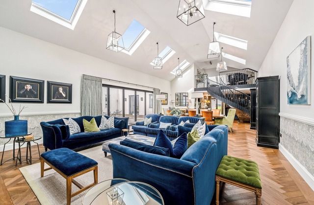 Exquisite Farmhouse Near Glasgow with Views