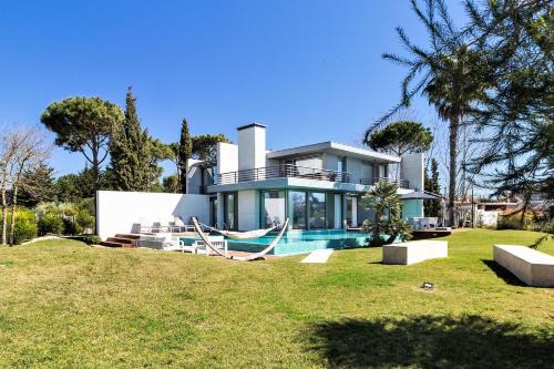 Exquisite Villa in Troia