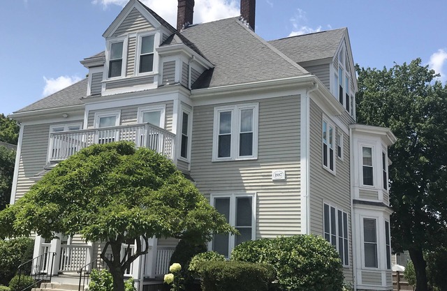 Extend your rest in the Wellesley Square's best