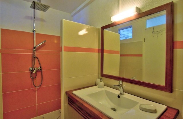 F2 APARTMENT WITH SEA VIEW ON GROUND FLOOR VILLA