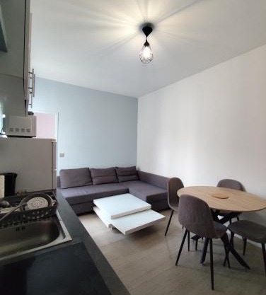 F2 Au village St Denis