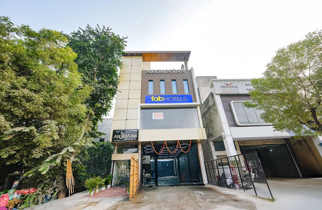 FabHotel Kavya Inn