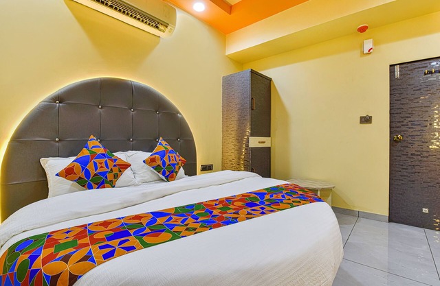 Fabhotel Max Inn