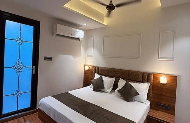 Fabhotel The Aura