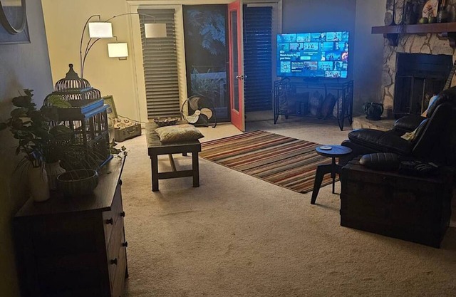 Fabulous 1-bedroom condo in Jamestown