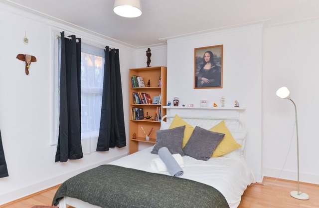 Fabulous 3 Double Bedroom House near London Bridge