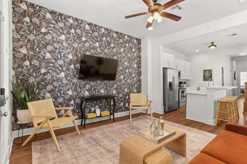 Fabulous Classy and Comfy 3BD 2BA Home and Parking