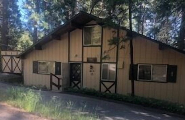 Fabulous lakeview home- internet, deck, BBQ, handicapped accessible