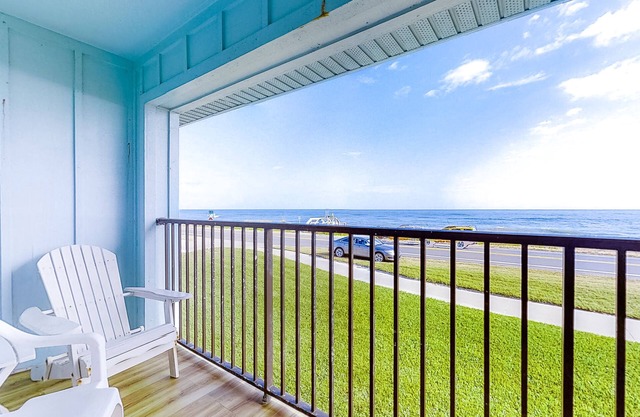 Fabulous oceanfront find in Flagler Beach w/shared pool, WiFi, central AC, W/D