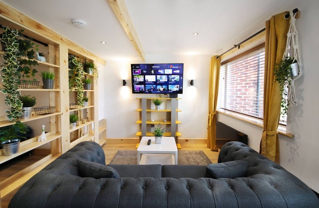 Fabulous renovated studio apartment in the heart of Headingley